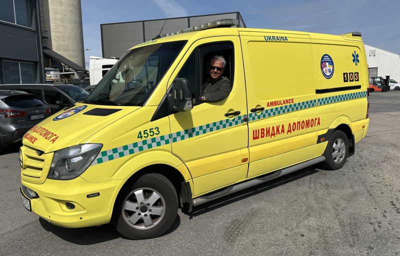 Vår egen Rolf Døvle bidrar til å få ambulanse til Ukrania.